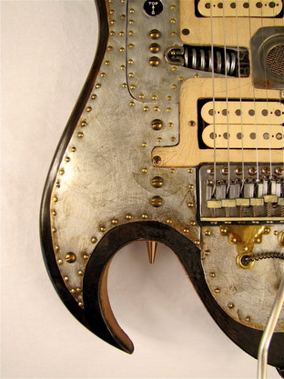 Jynx guitar low left detail front Picture