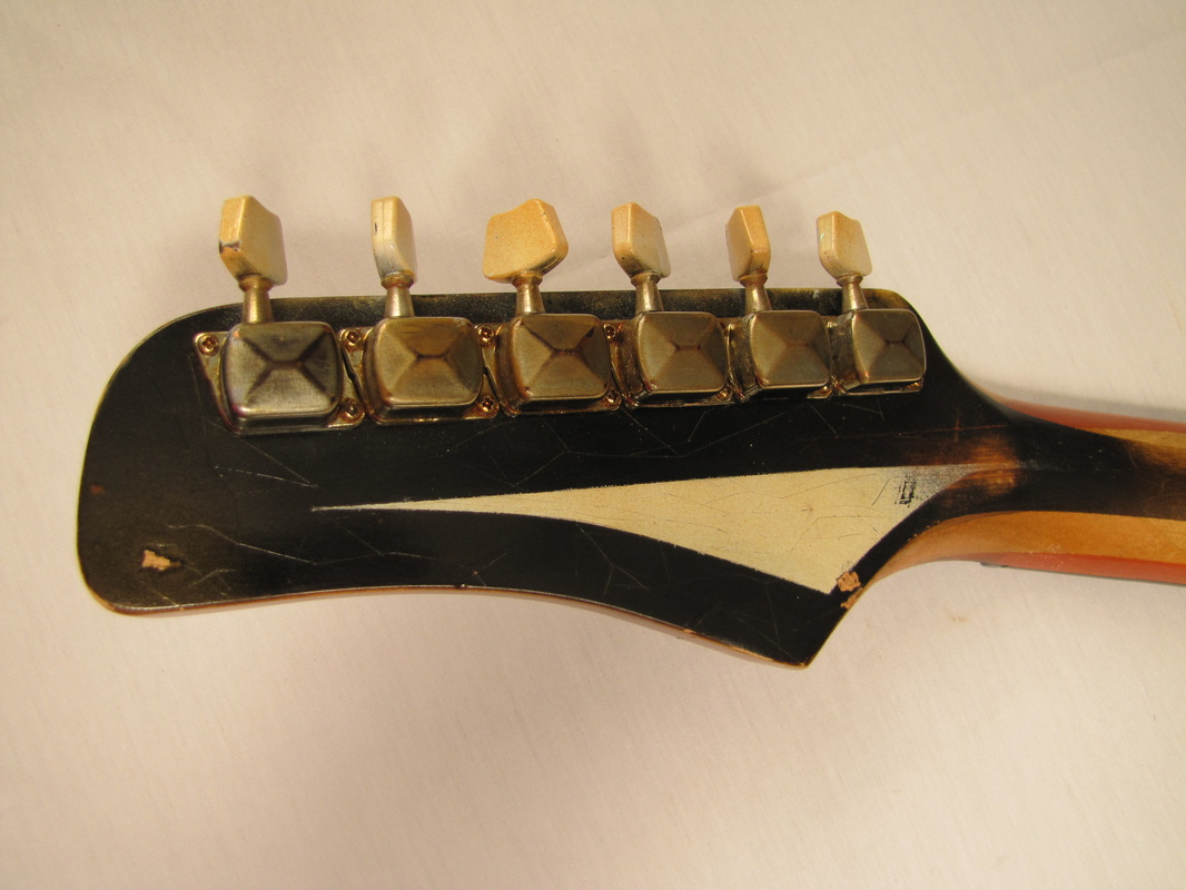 Accordiancaster guitar back head Picture