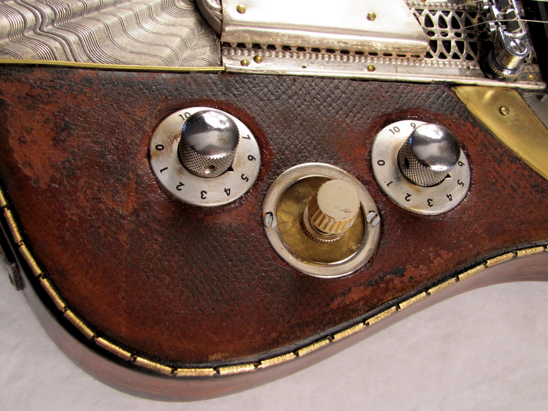 Sandpiper electric guitar detail knob front Picture